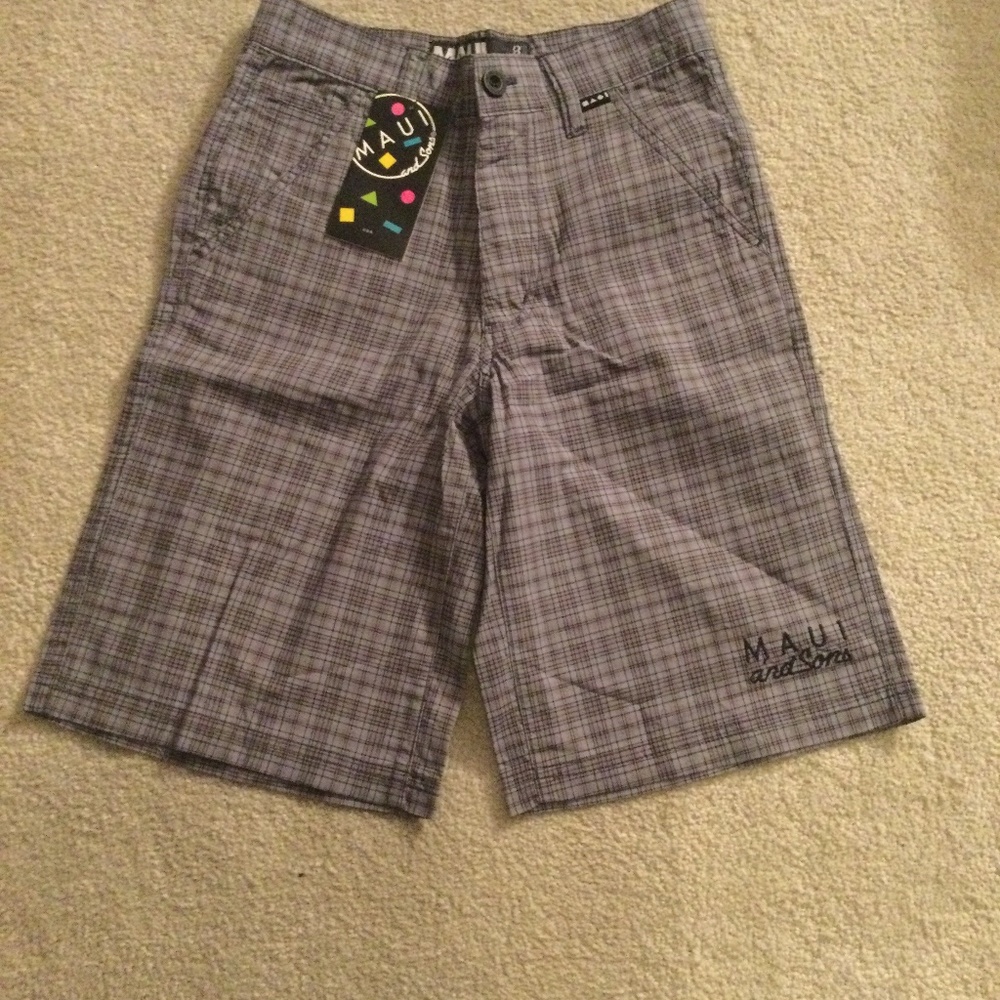 New Maui and Sons boys plaid walk shorts size 8